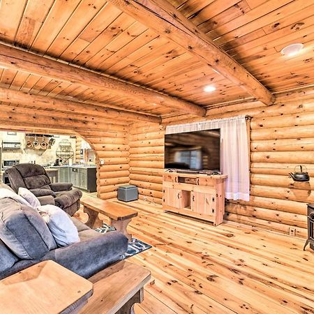 Spacious Cabin With Decks Near Saratoga Springs Middle Grove 外观 照片