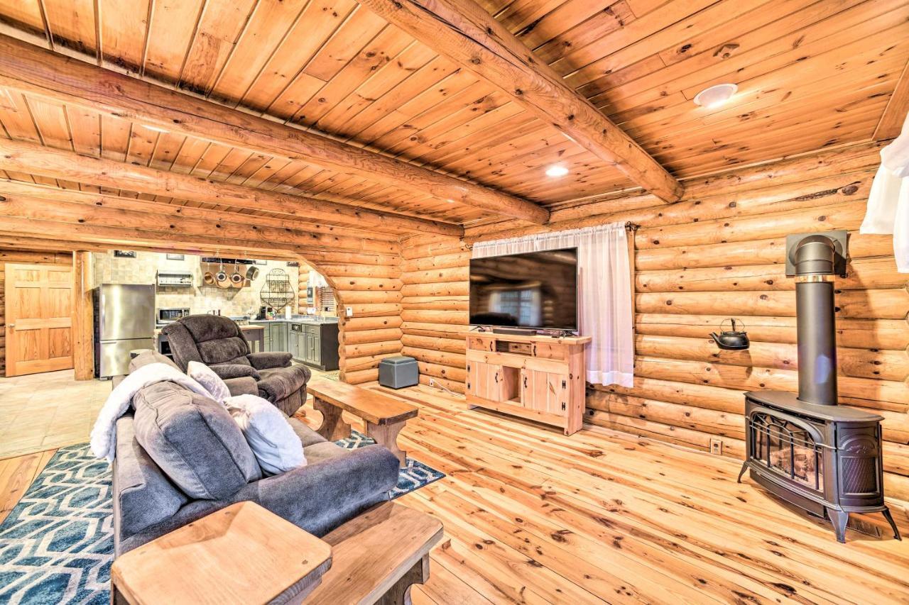 Spacious Cabin With Decks Near Saratoga Springs Middle Grove 外观 照片