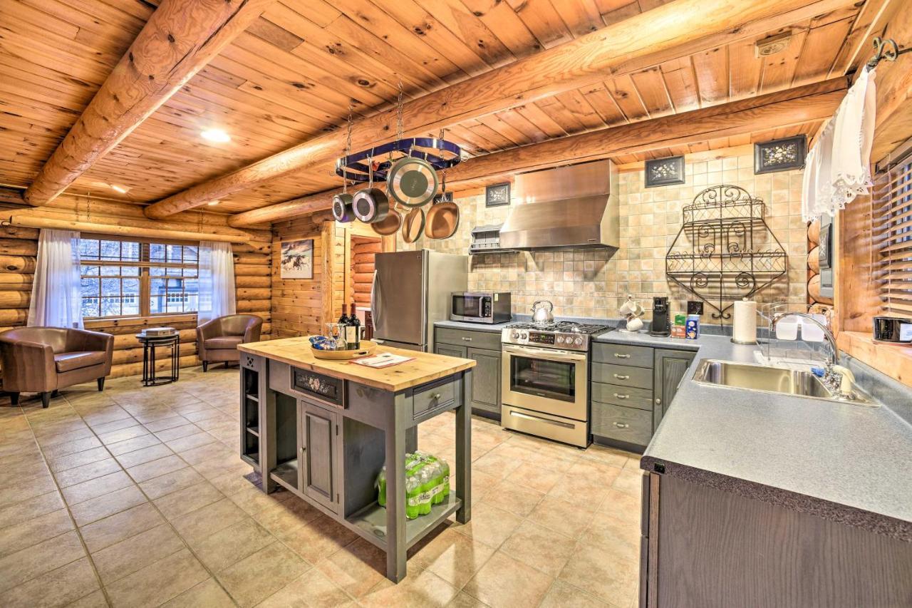 Spacious Cabin With Decks Near Saratoga Springs Middle Grove 外观 照片