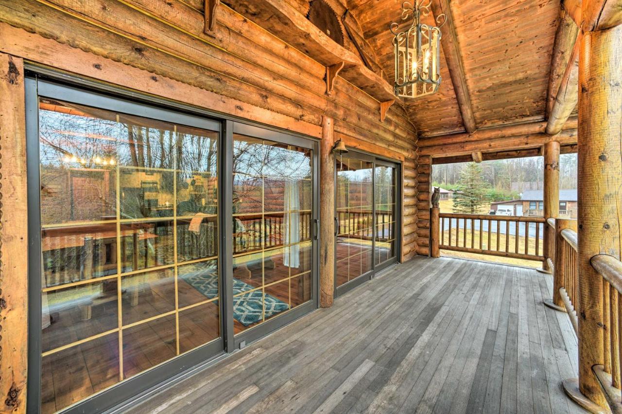 Spacious Cabin With Decks Near Saratoga Springs Middle Grove 外观 照片