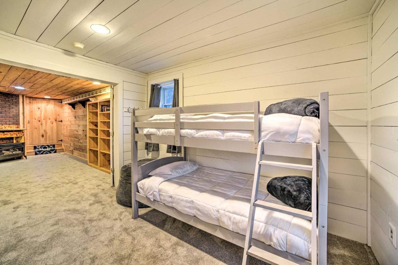 Spacious Cabin With Decks Near Saratoga Springs Middle Grove 外观 照片