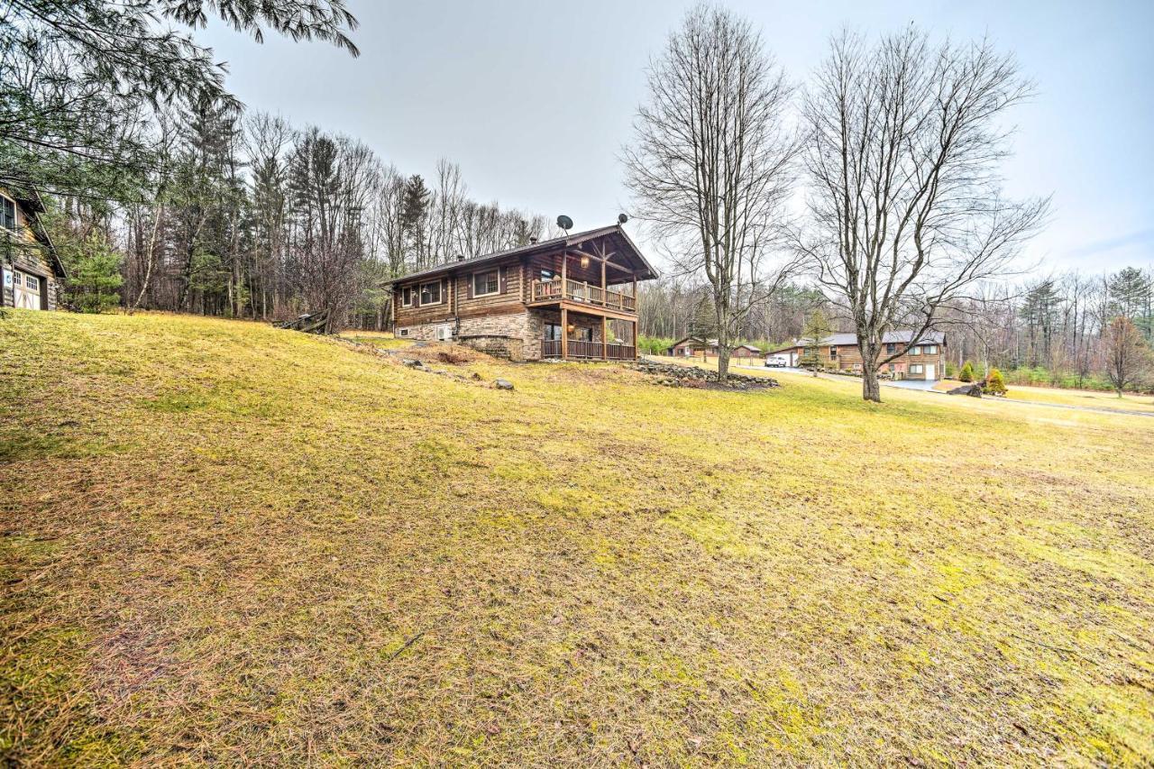 Spacious Cabin With Decks Near Saratoga Springs Middle Grove 外观 照片